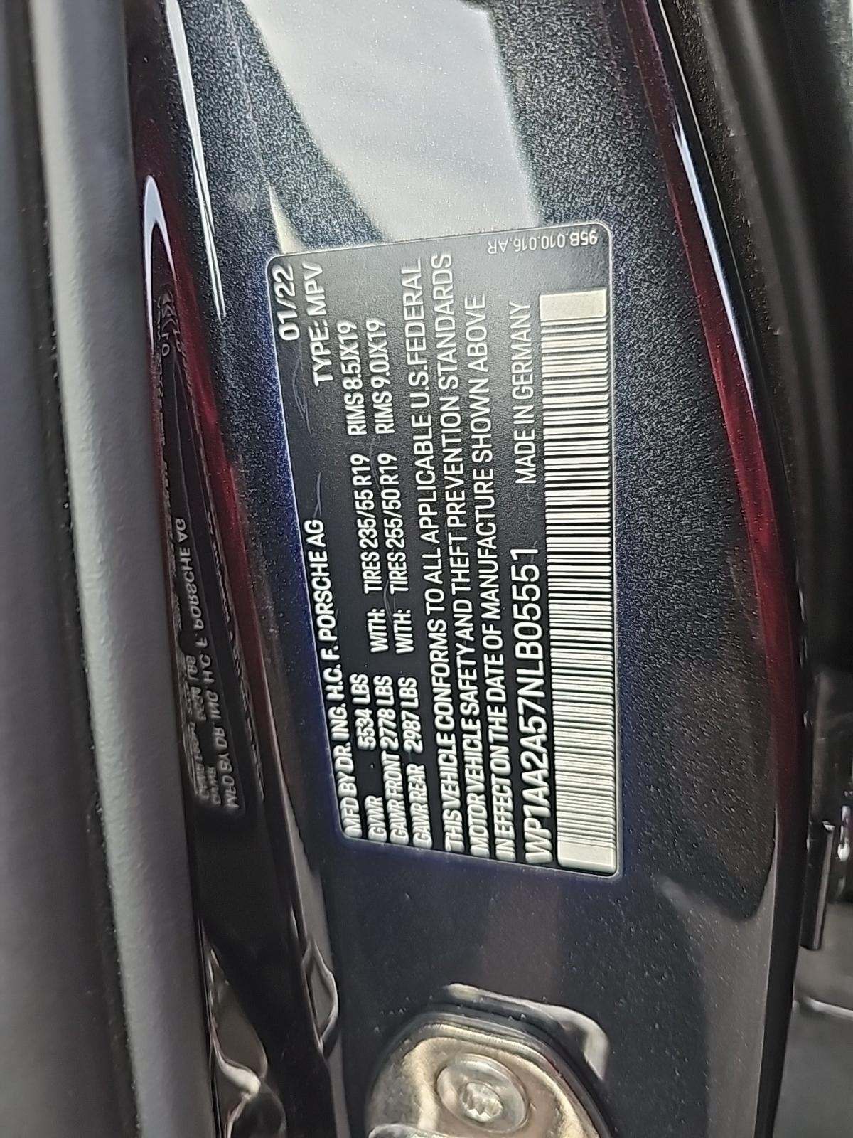 2022 Porsche Macan Base AWD