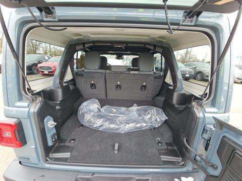 JEEP 4XE SAHARA - 10