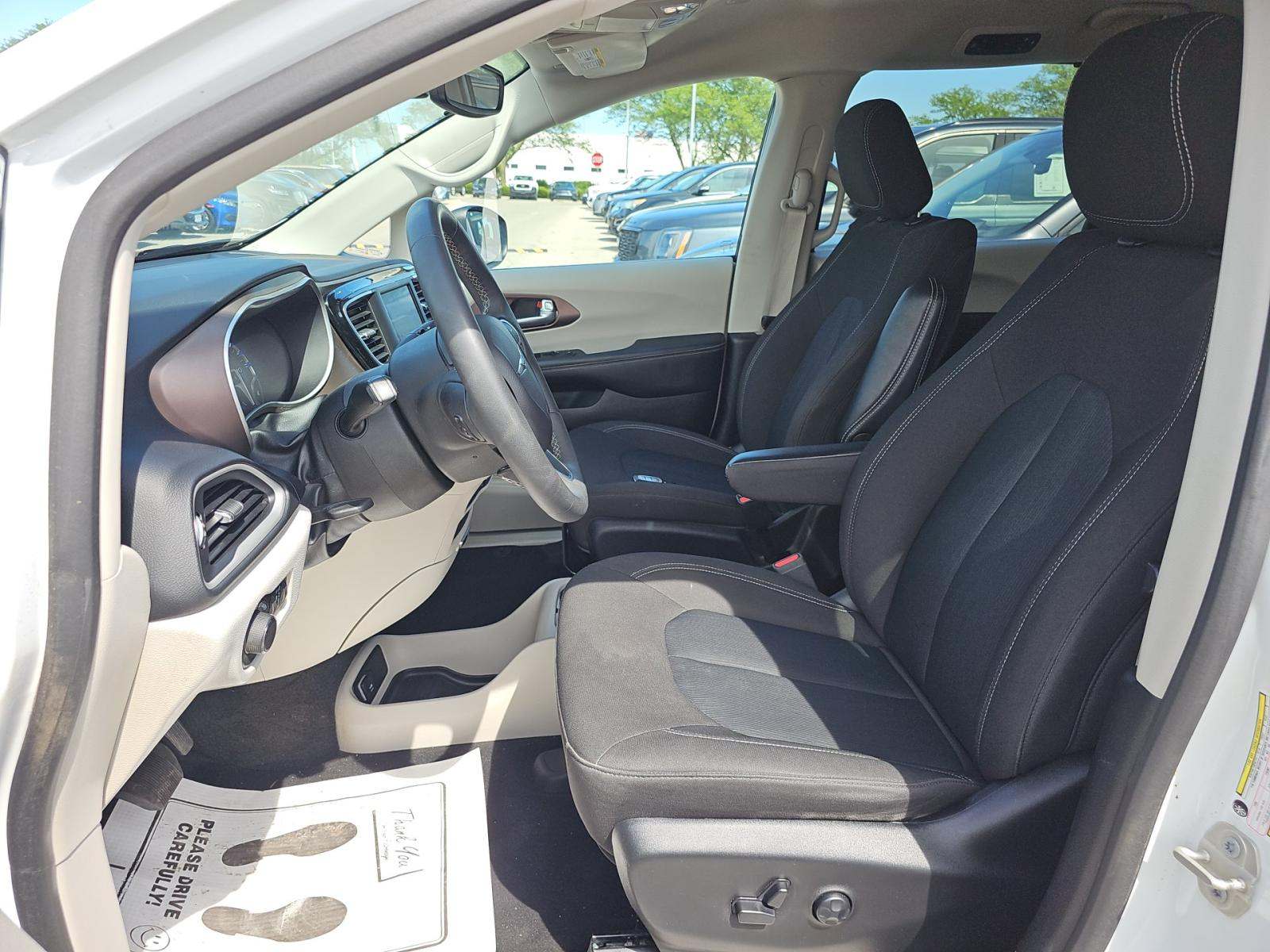 CHRYSLER VOYAGER - 6