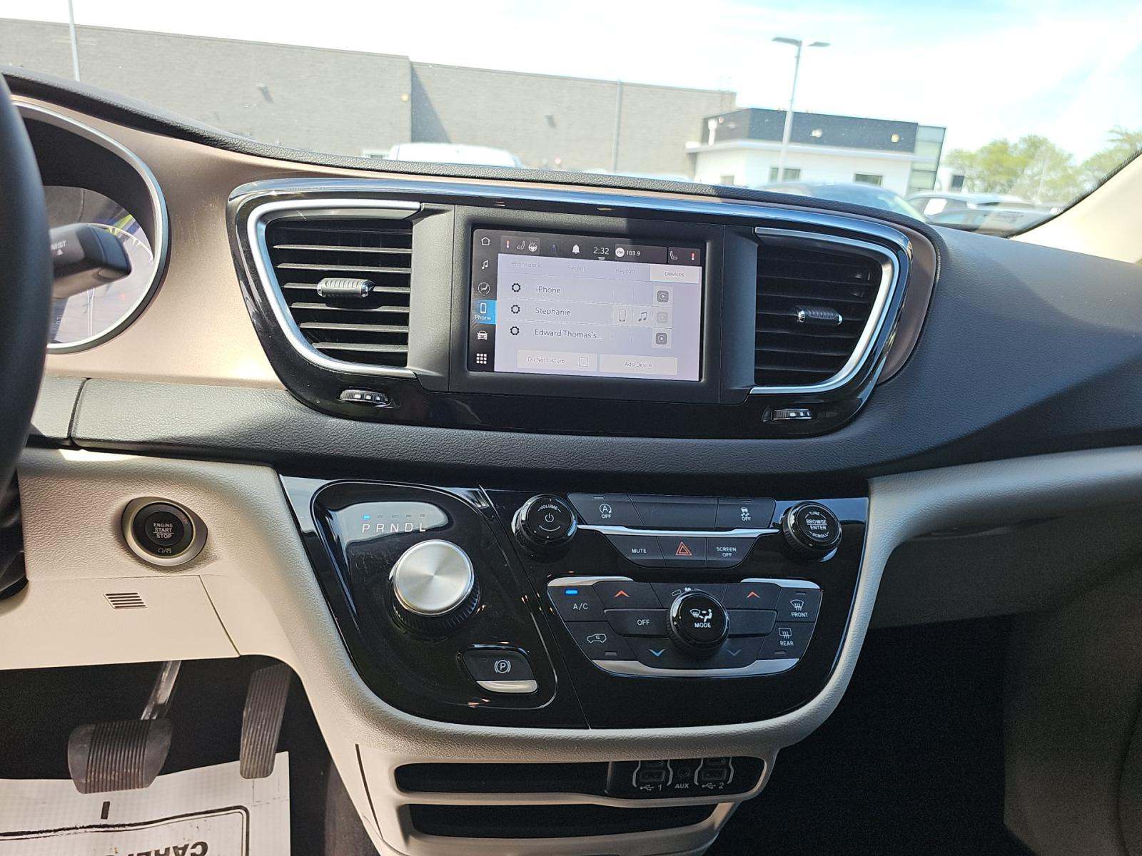CHRYSLER VOYAGER - 10