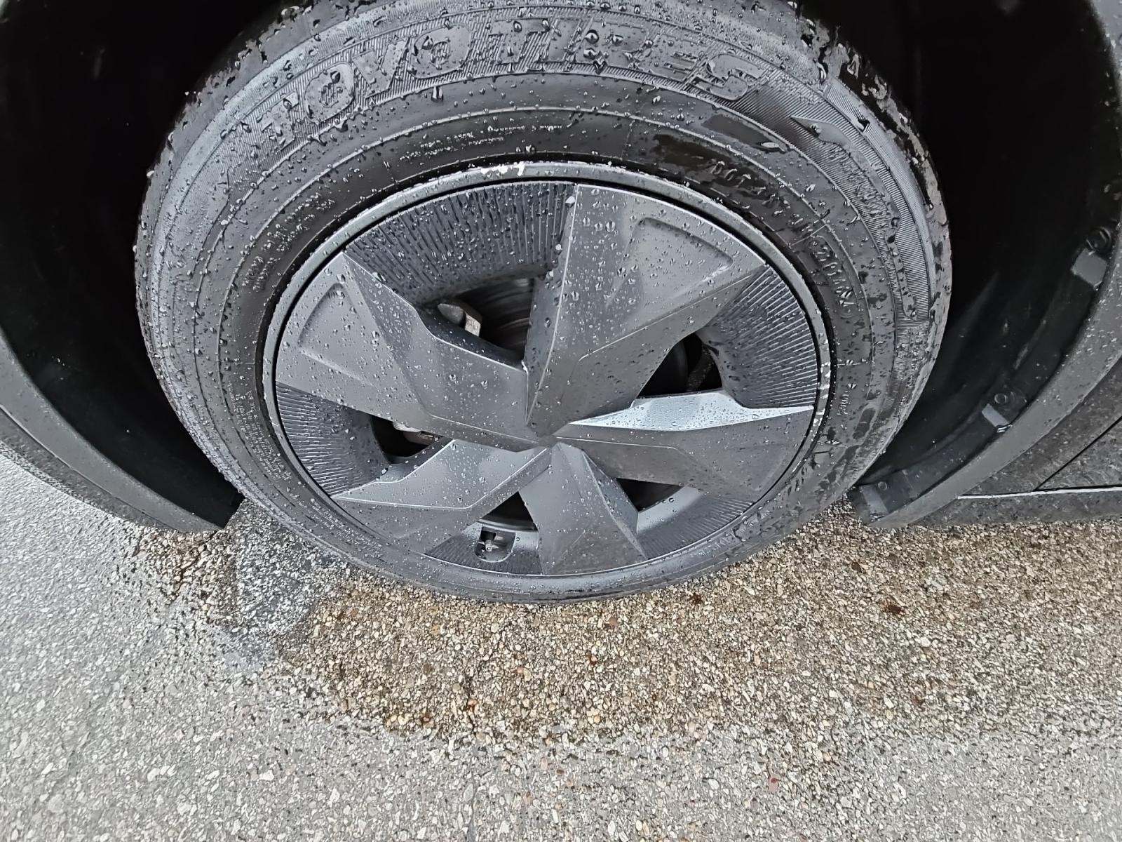 2024 Toyota Prius LE FWD