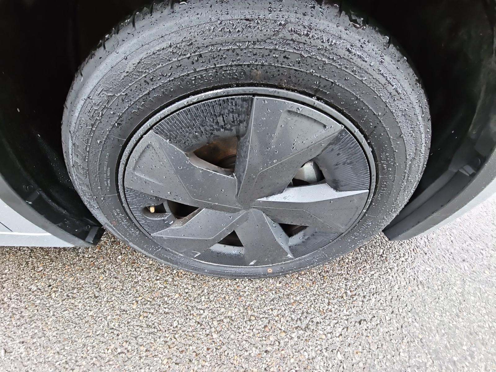 2024 Toyota Prius LE FWD