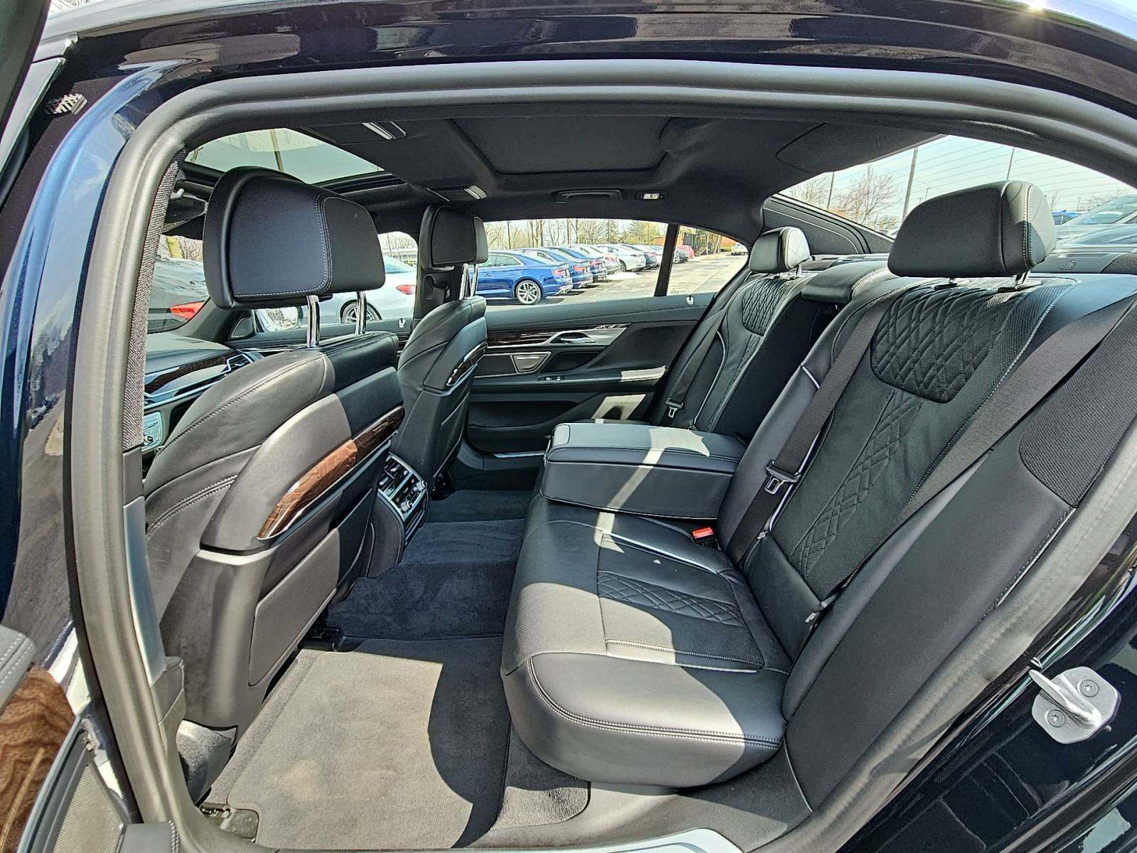 2022 BMW 7 Series 750i xDrive AWD