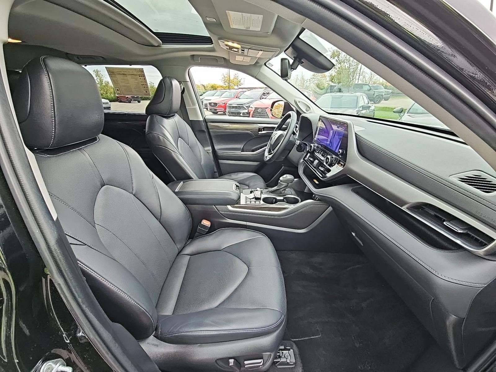 2023 Toyota Highlander Hybrid Limited AWD