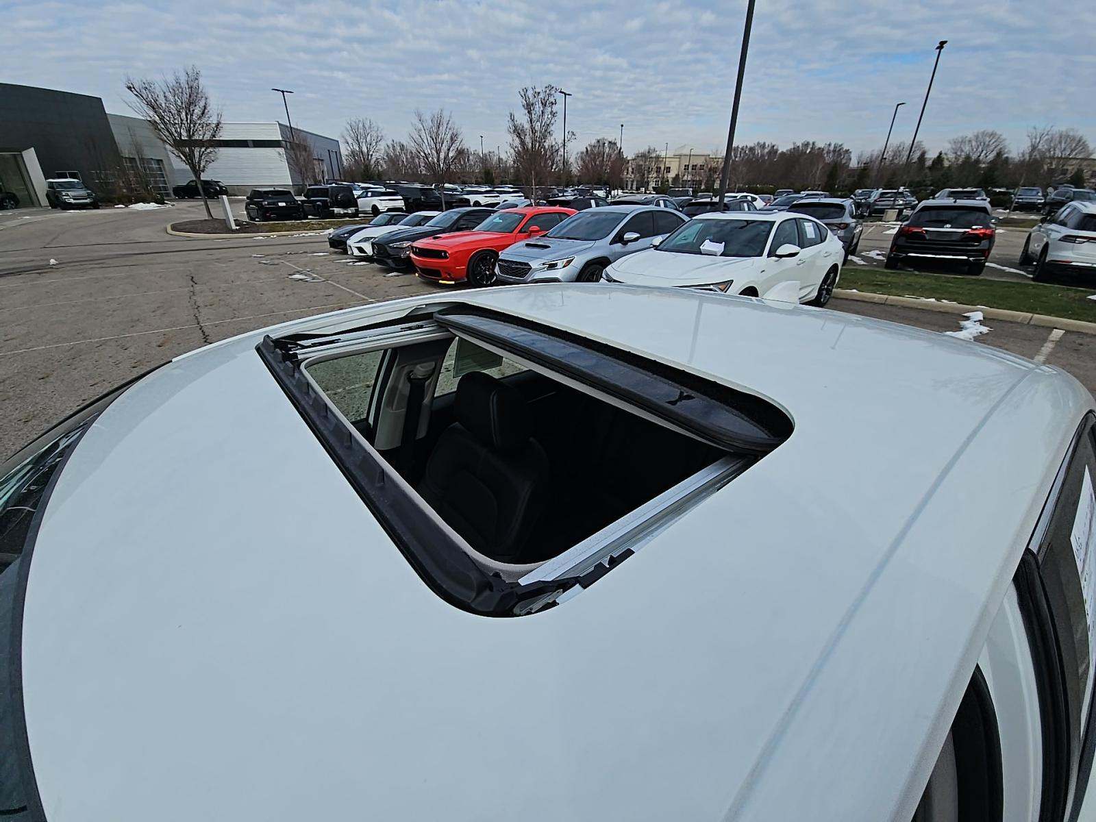 2024 Honda Civic Touring FWD