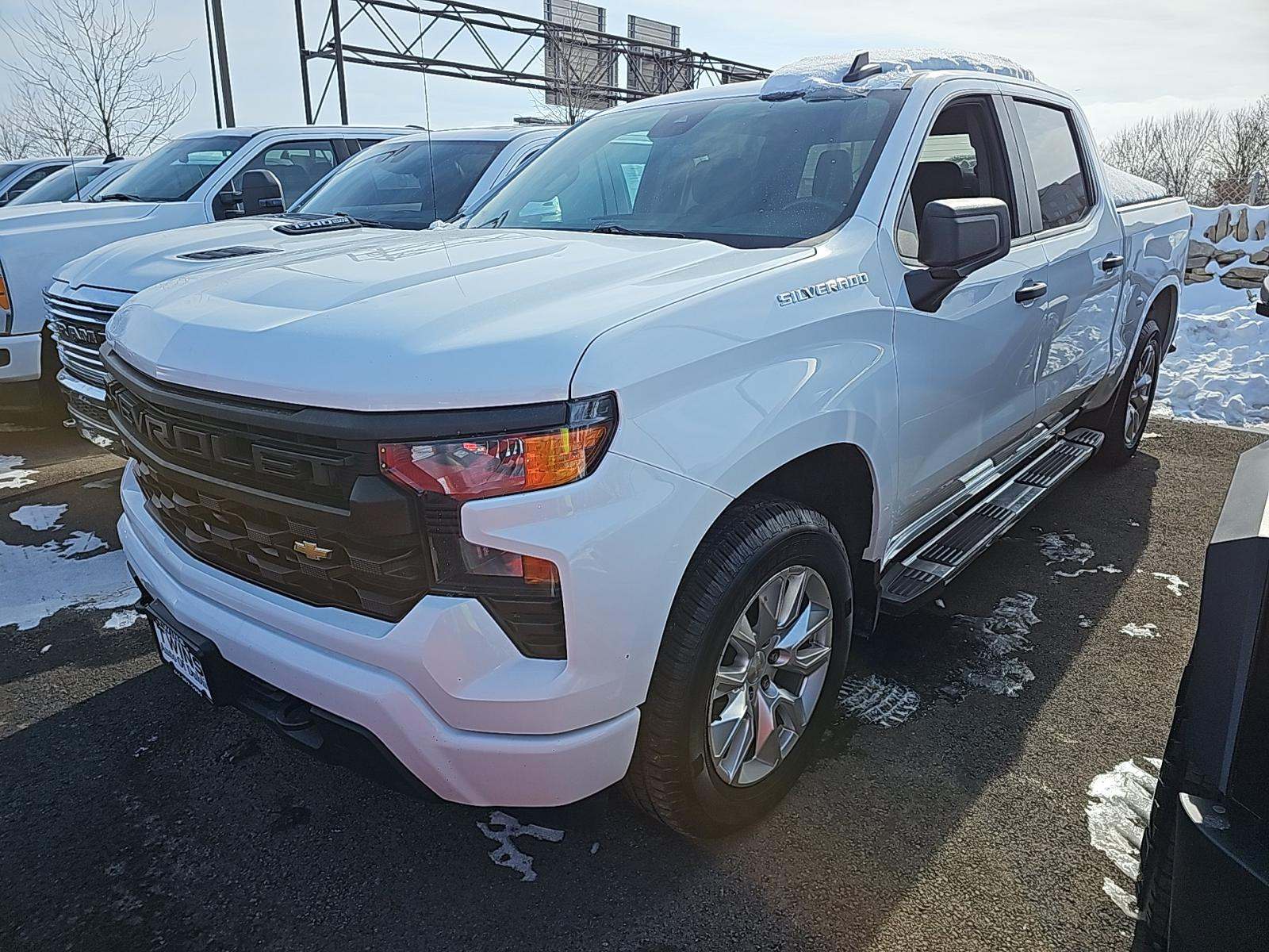 2023 Chevrolet Silverado 1500 Custom AWD