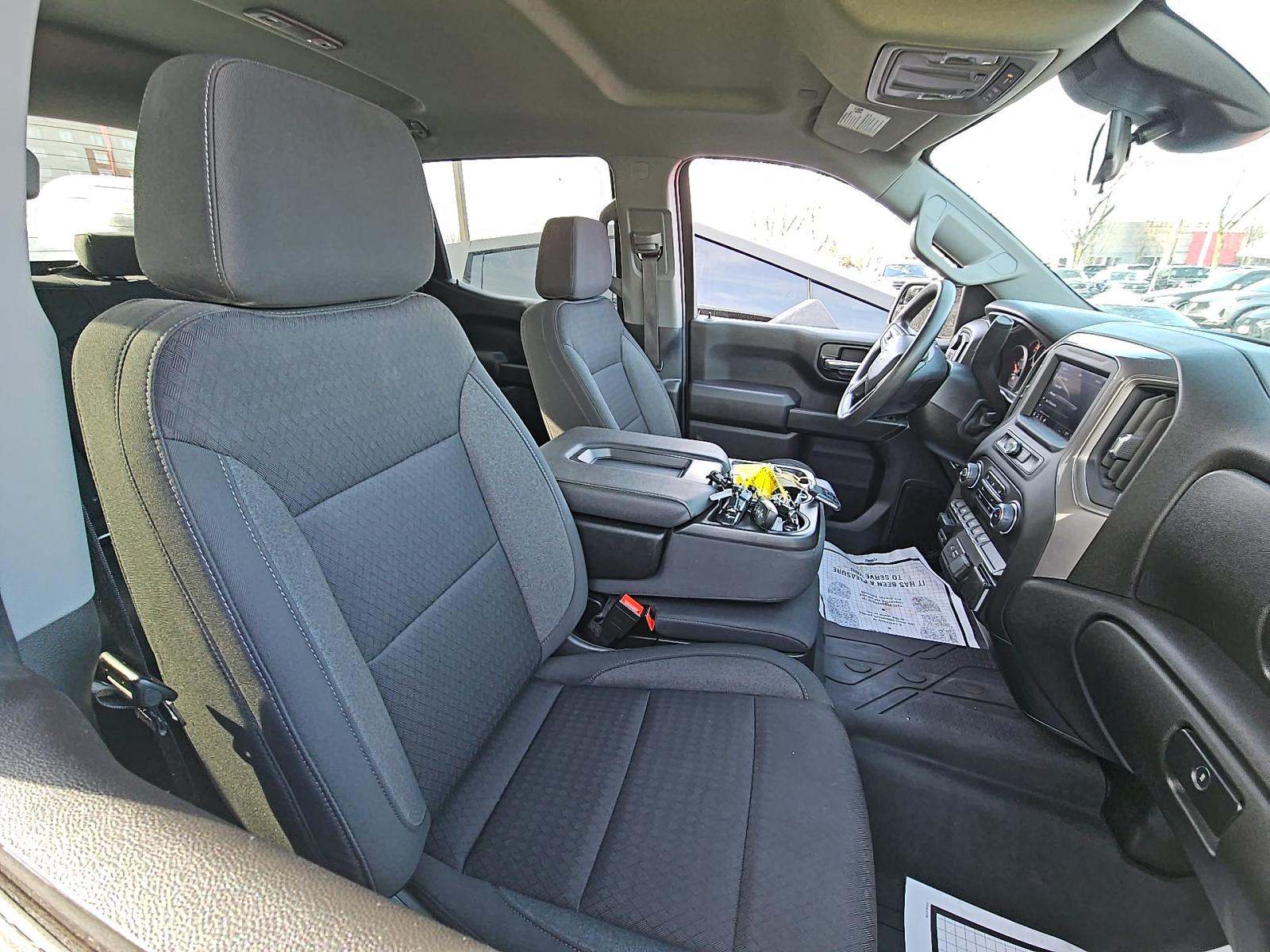 2023 Chevrolet Silverado 1500 Custom AWD