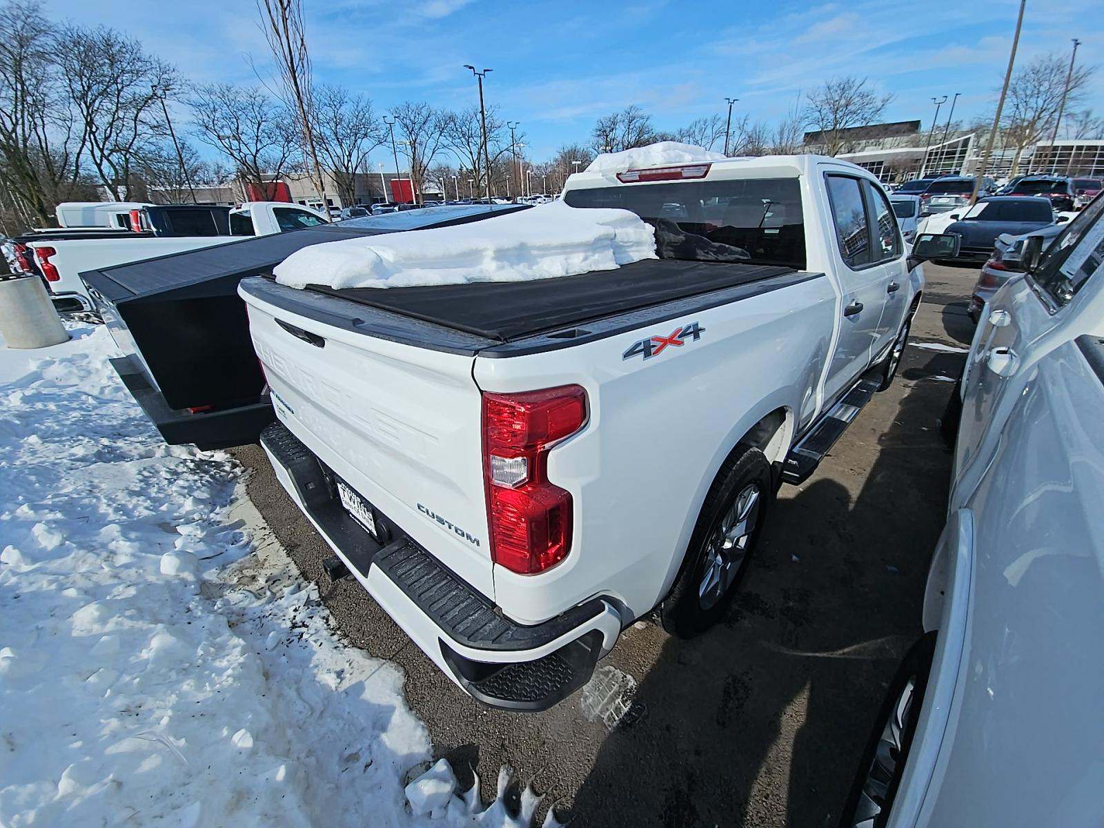 2023 Chevrolet Silverado 1500 Custom AWD