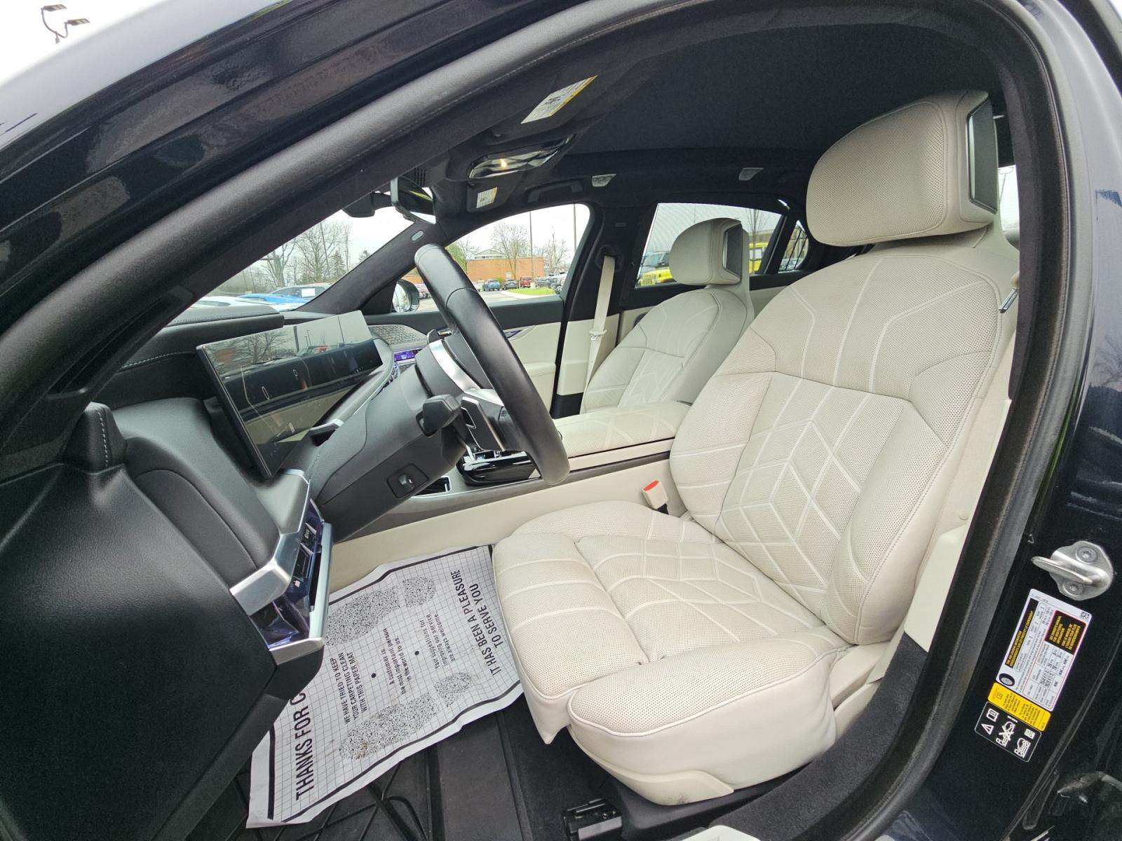 2023 BMW 7 Series 760i xDrive AWD