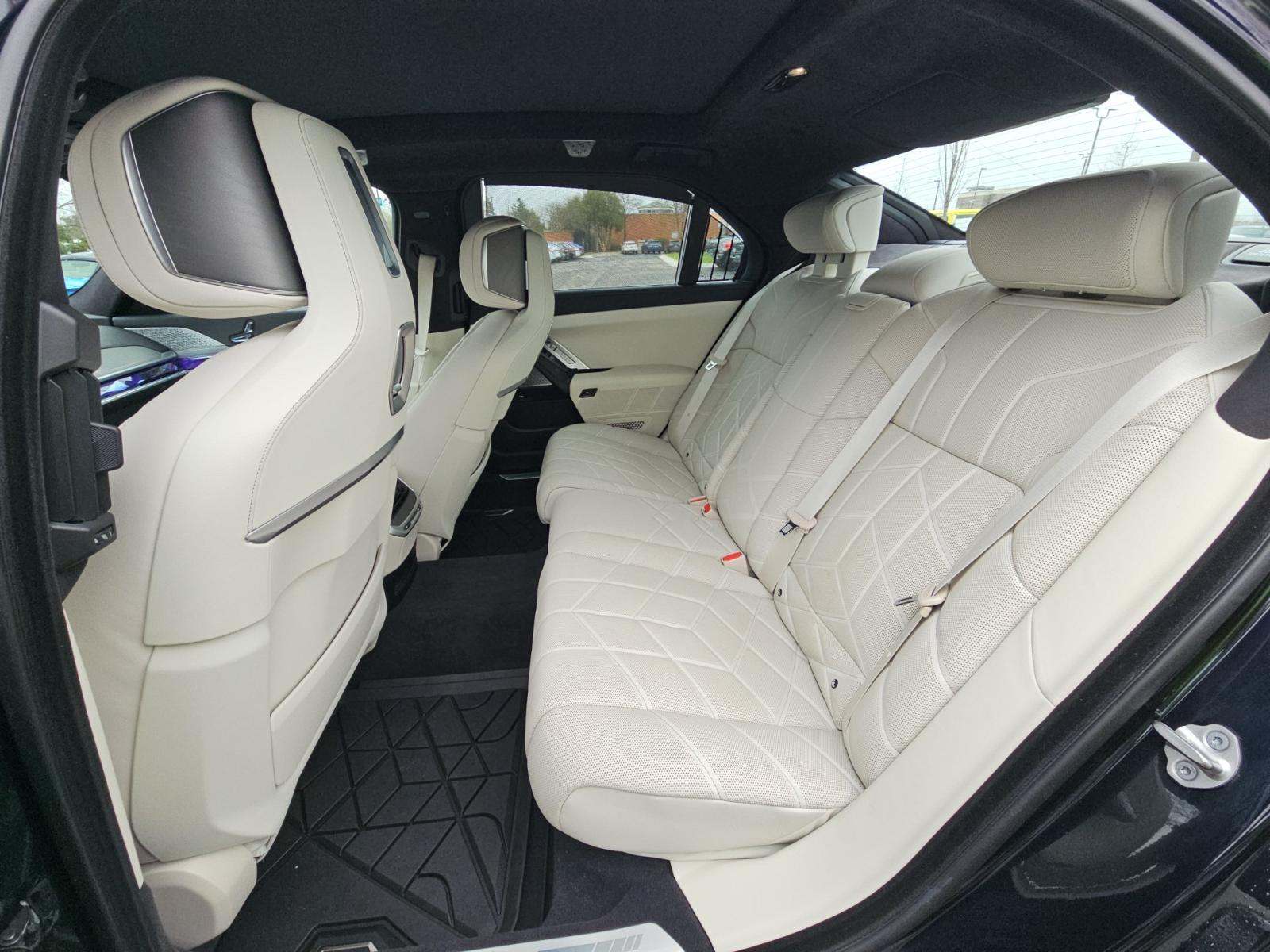 2023 BMW 7 Series 760i xDrive AWD