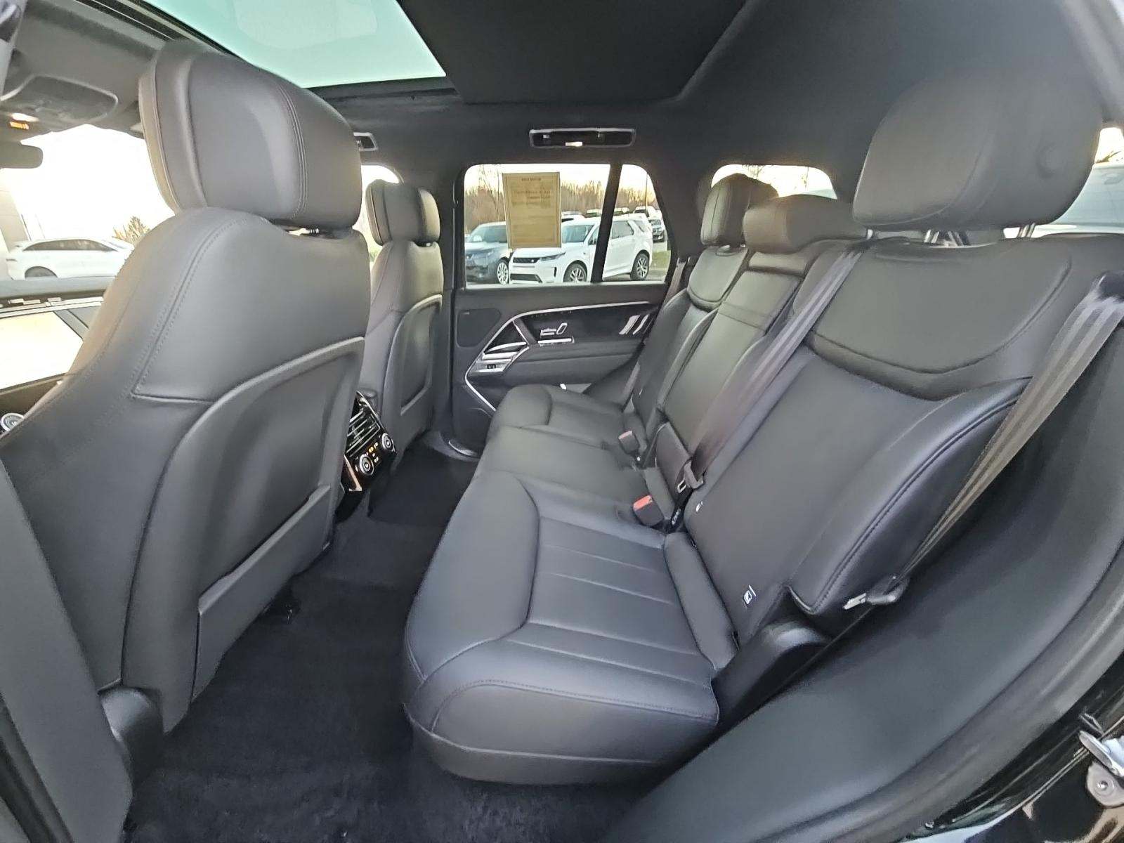 2023 Land Rover Range Rover SE AWD