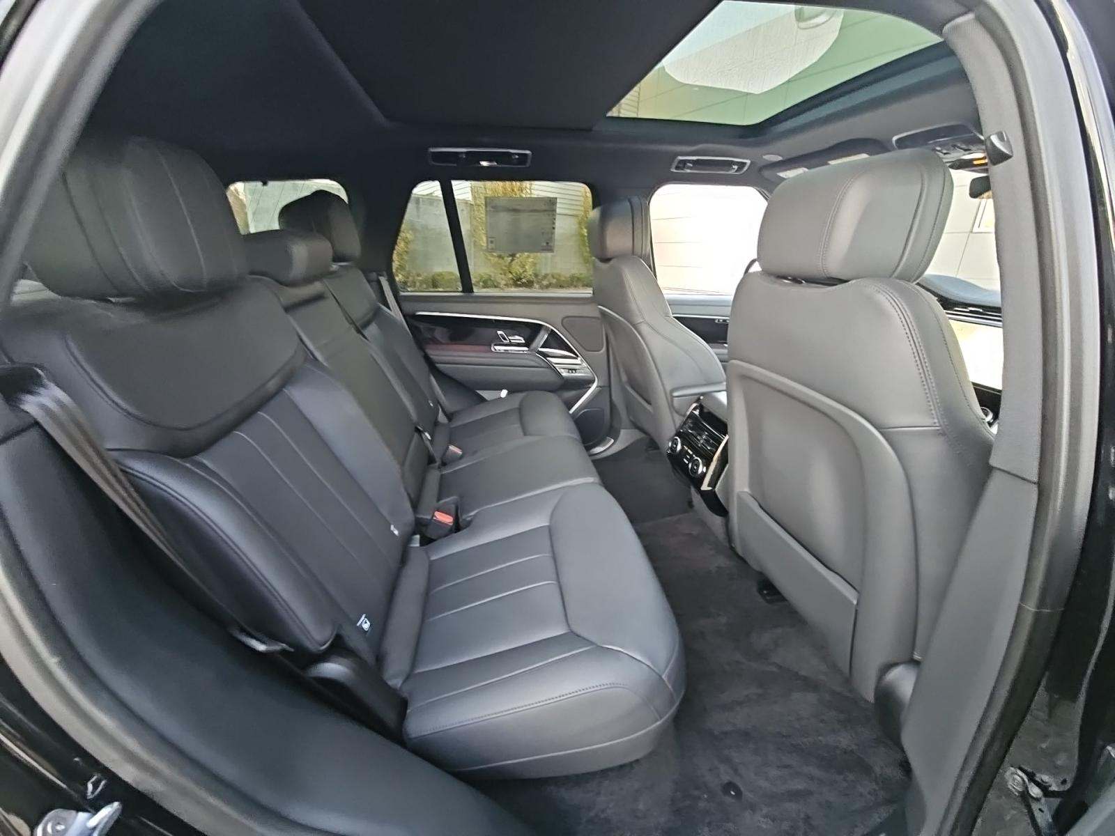 2023 Land Rover Range Rover SE AWD