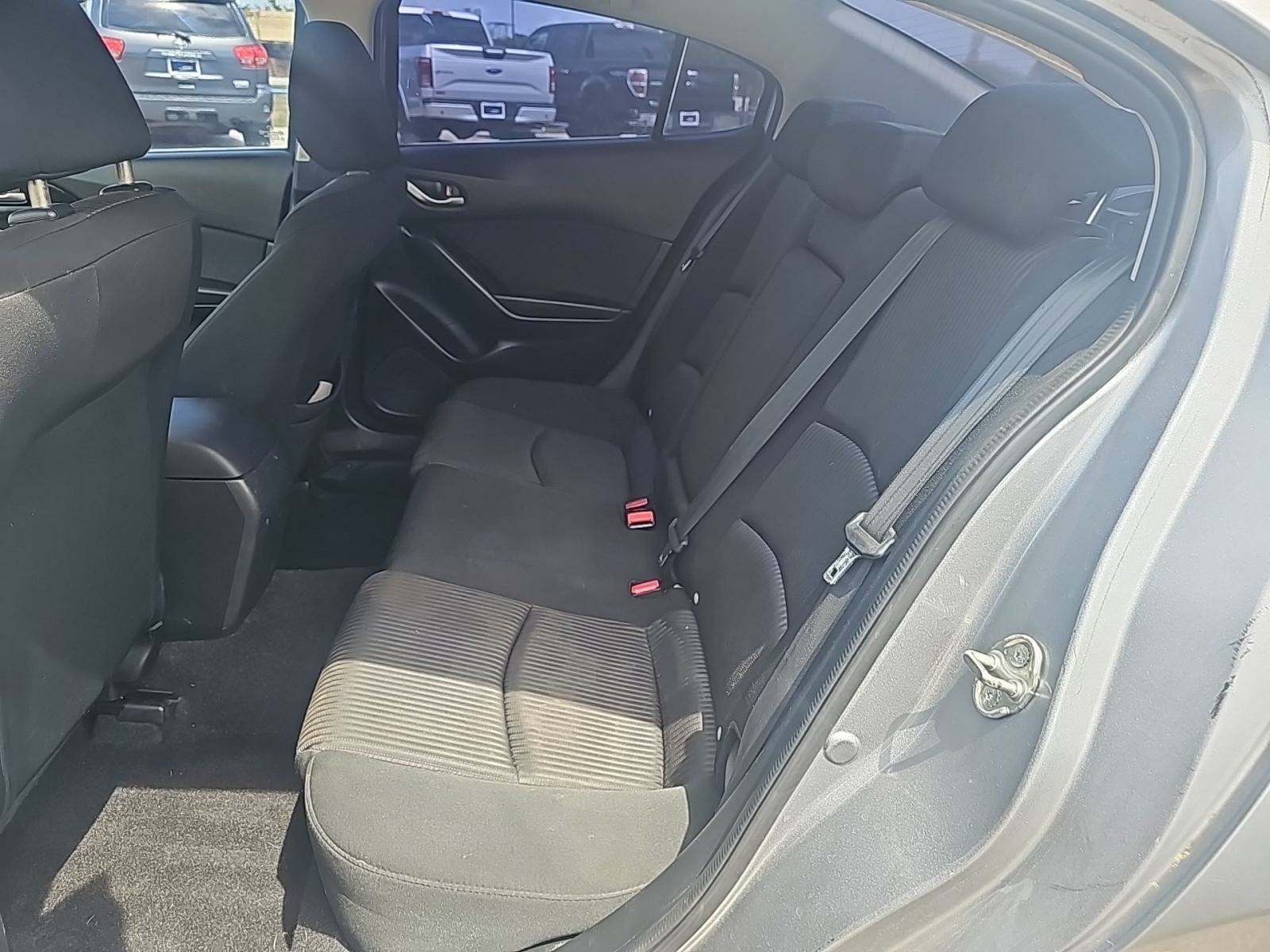 2016 MAZDA MAZDA3 i Sport FWD