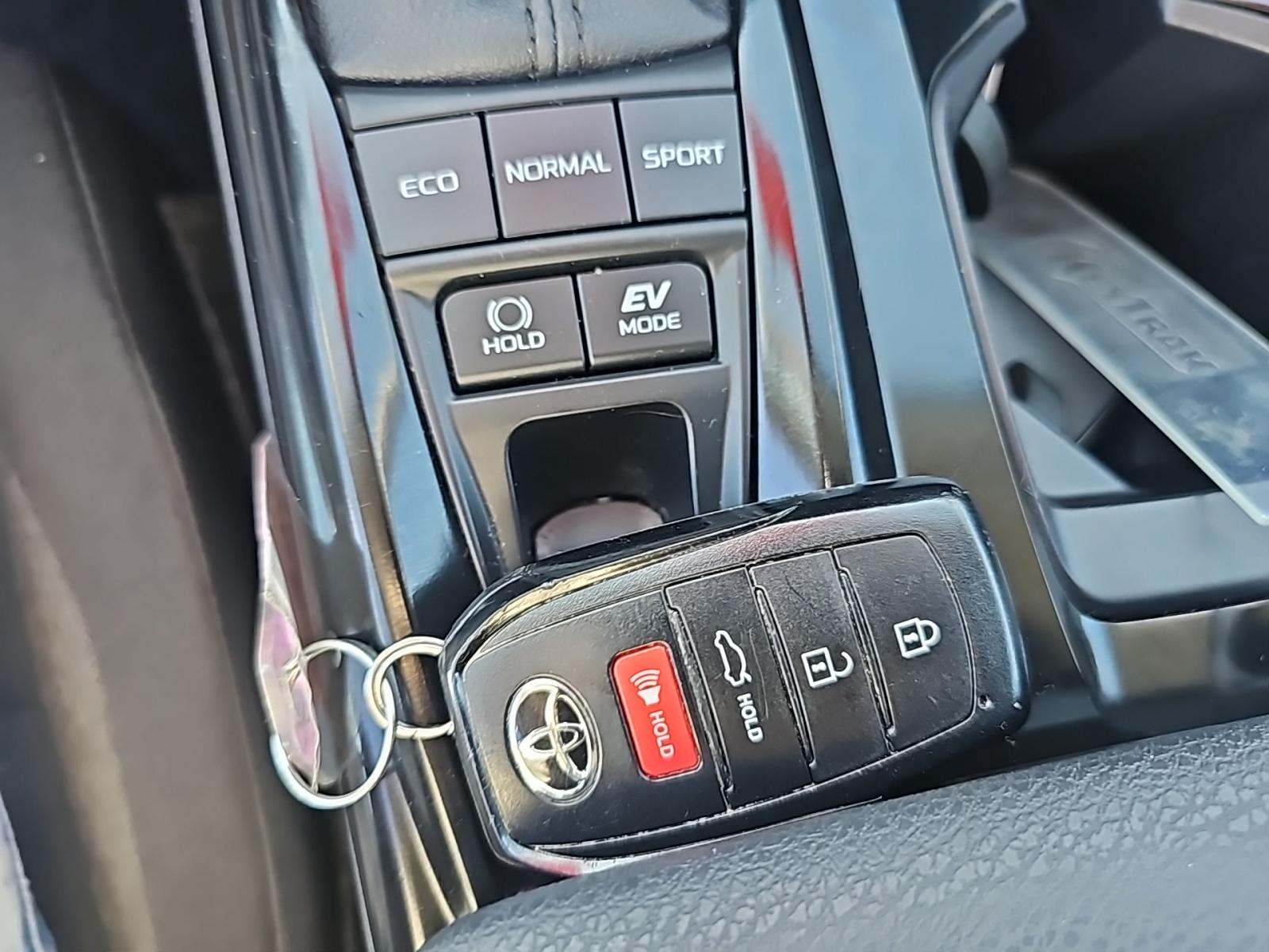 2025 Toyota Camry LE FWD