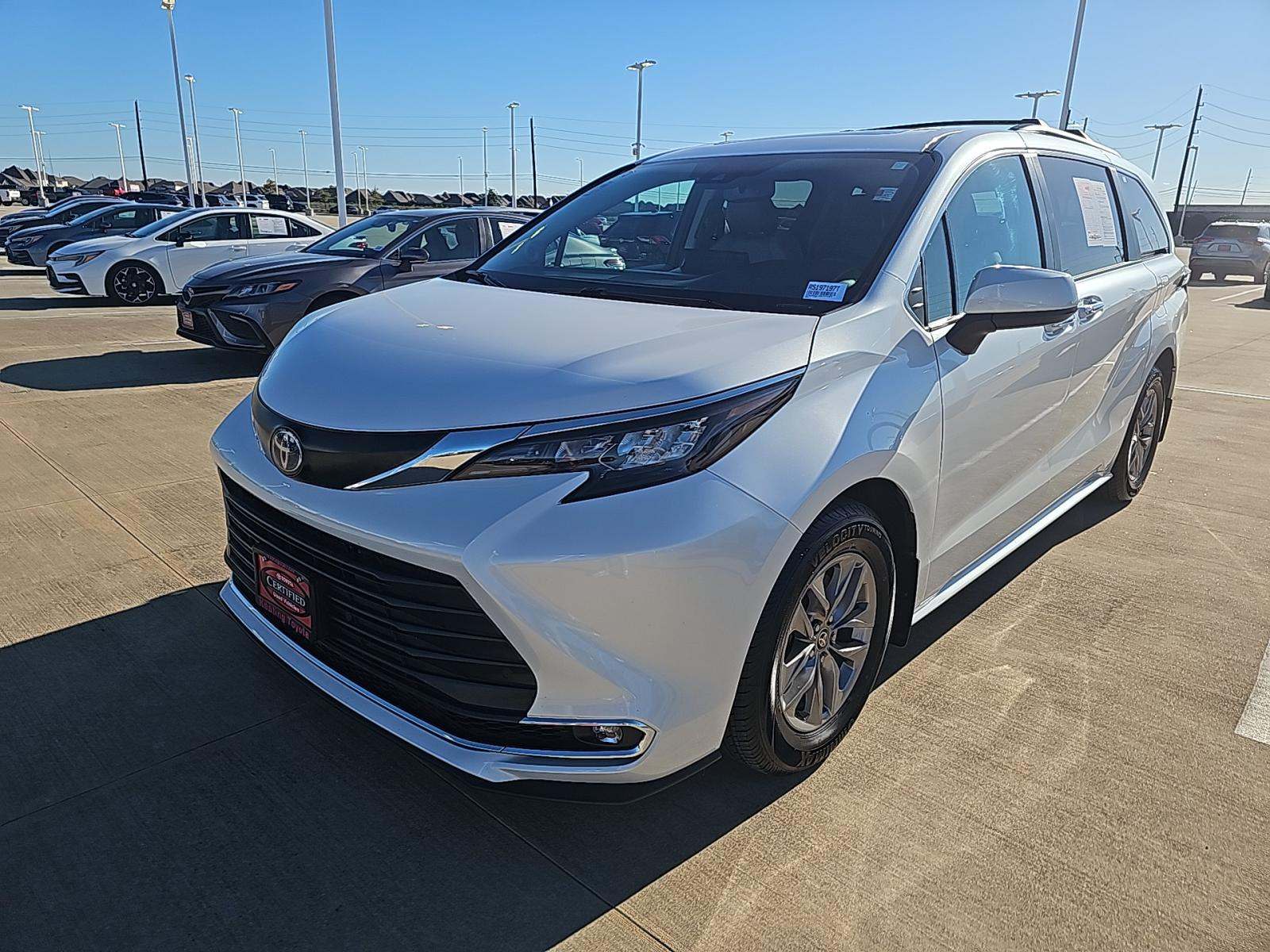 2024 Toyota Sienna XLE FWD