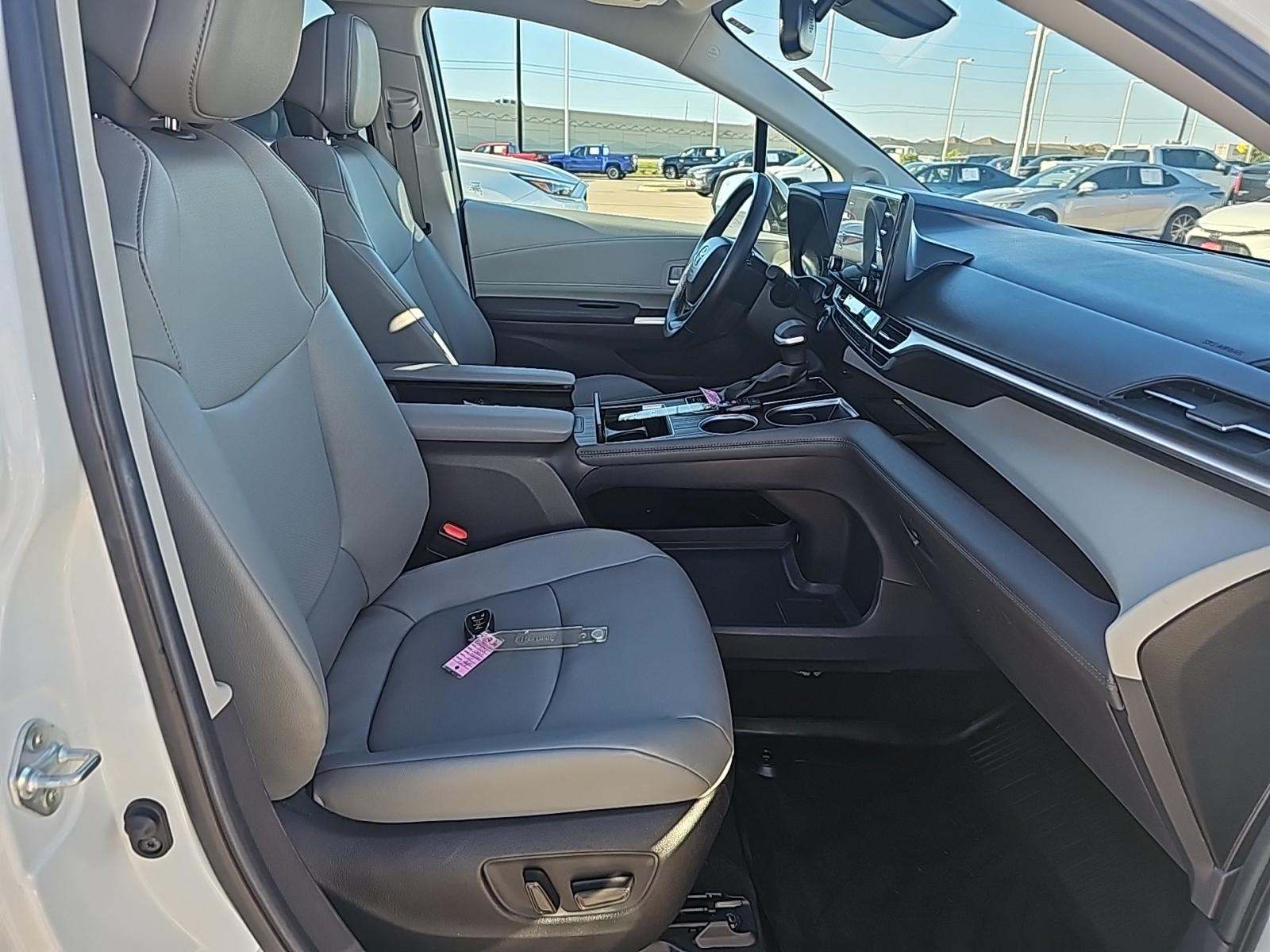 2024 Toyota Sienna XLE FWD