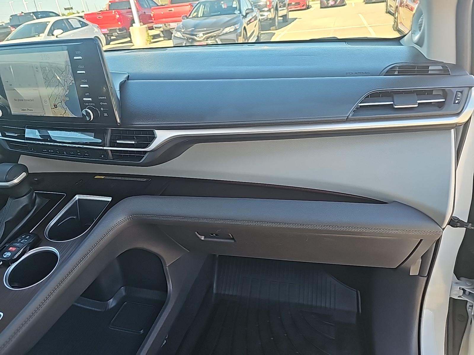 2024 Toyota Sienna XLE FWD