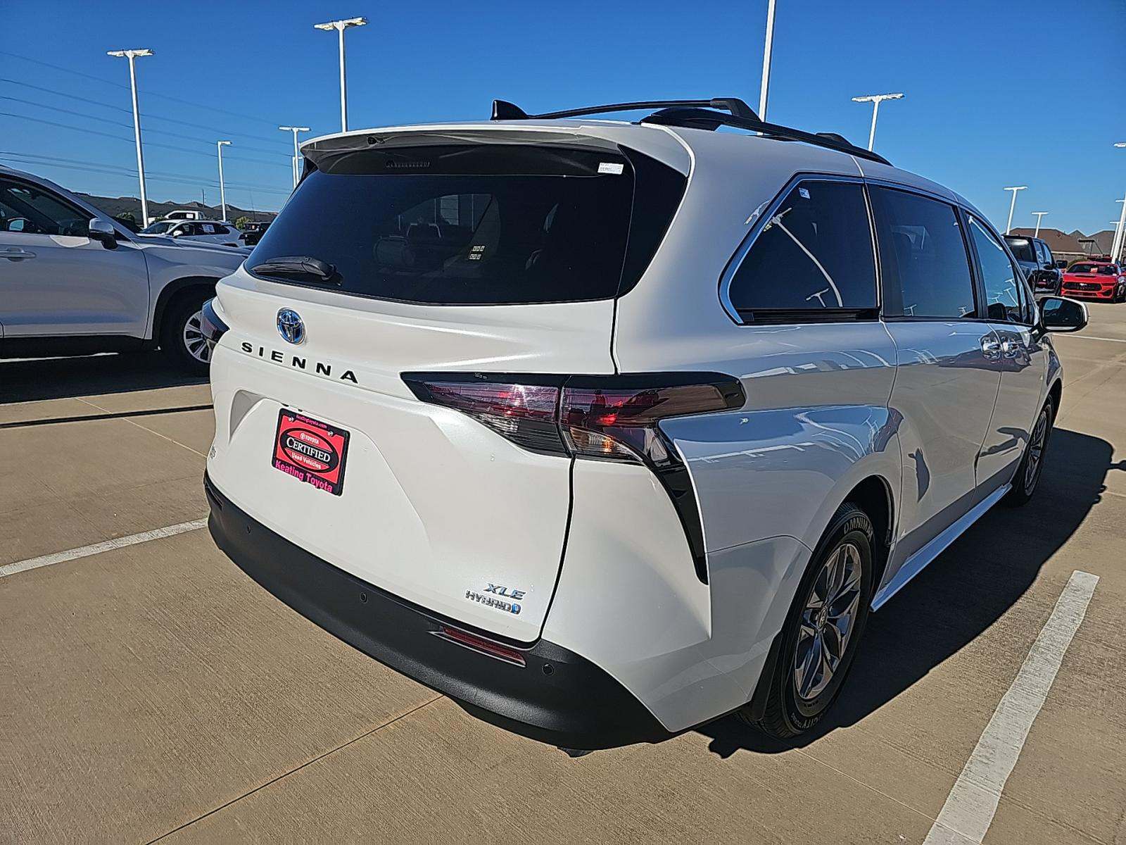 2024 Toyota Sienna XLE FWD