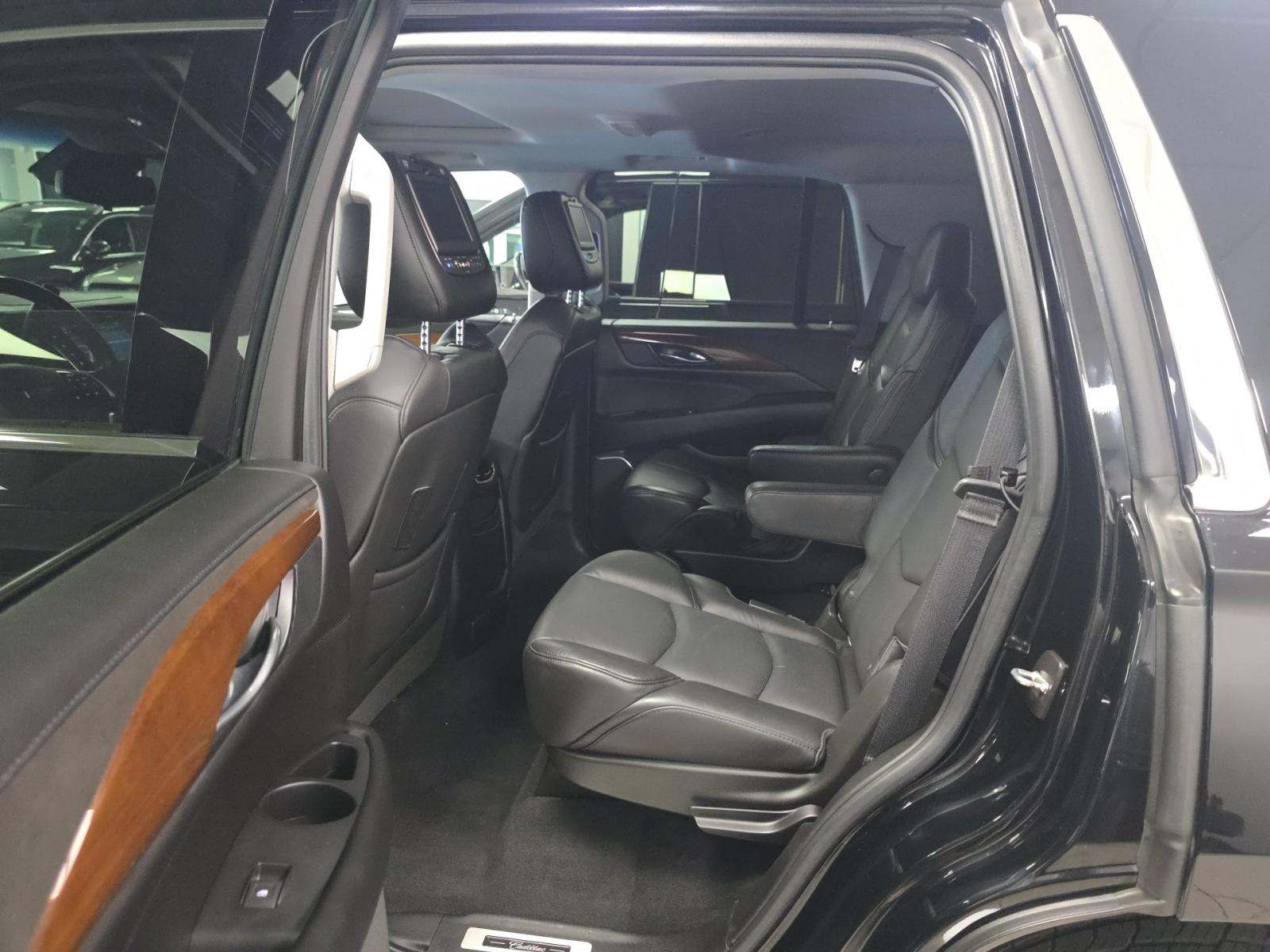 2018 Cadillac Escalade Luxury AWD
