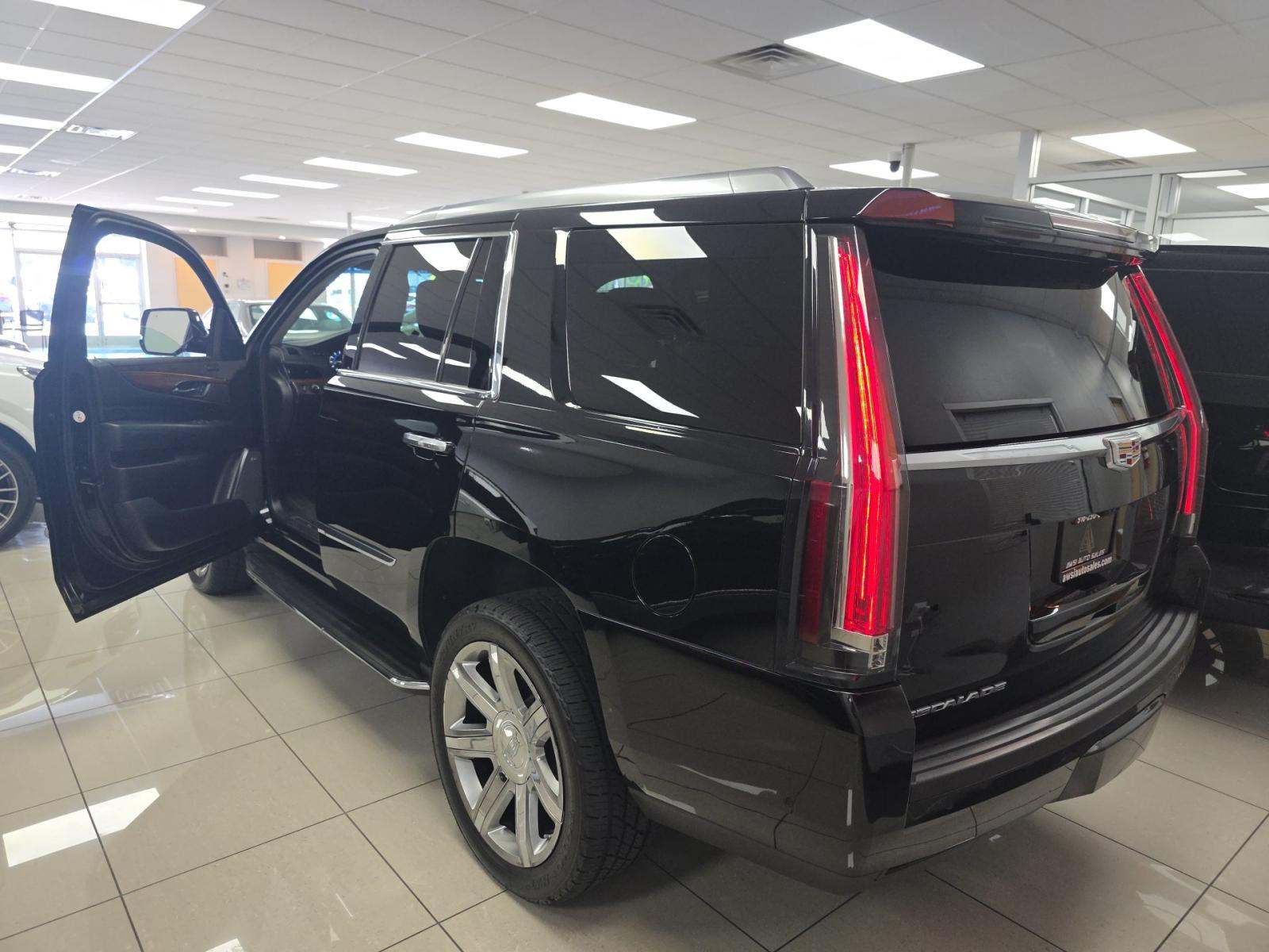 2018 Cadillac Escalade Luxury AWD