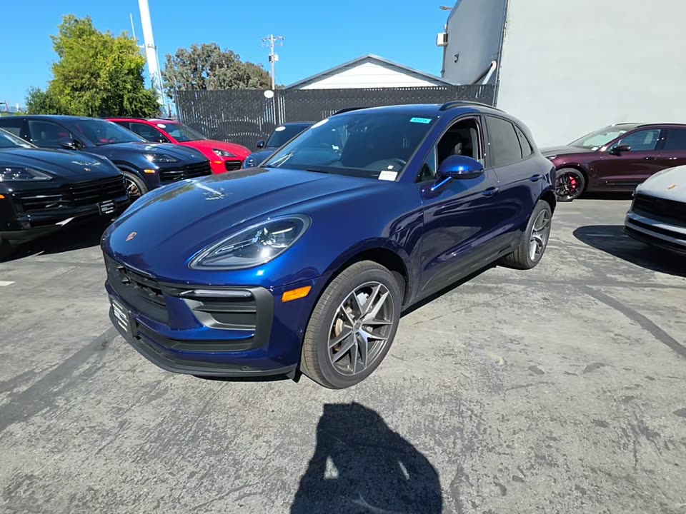 2026 Porsche Macan Base AWD