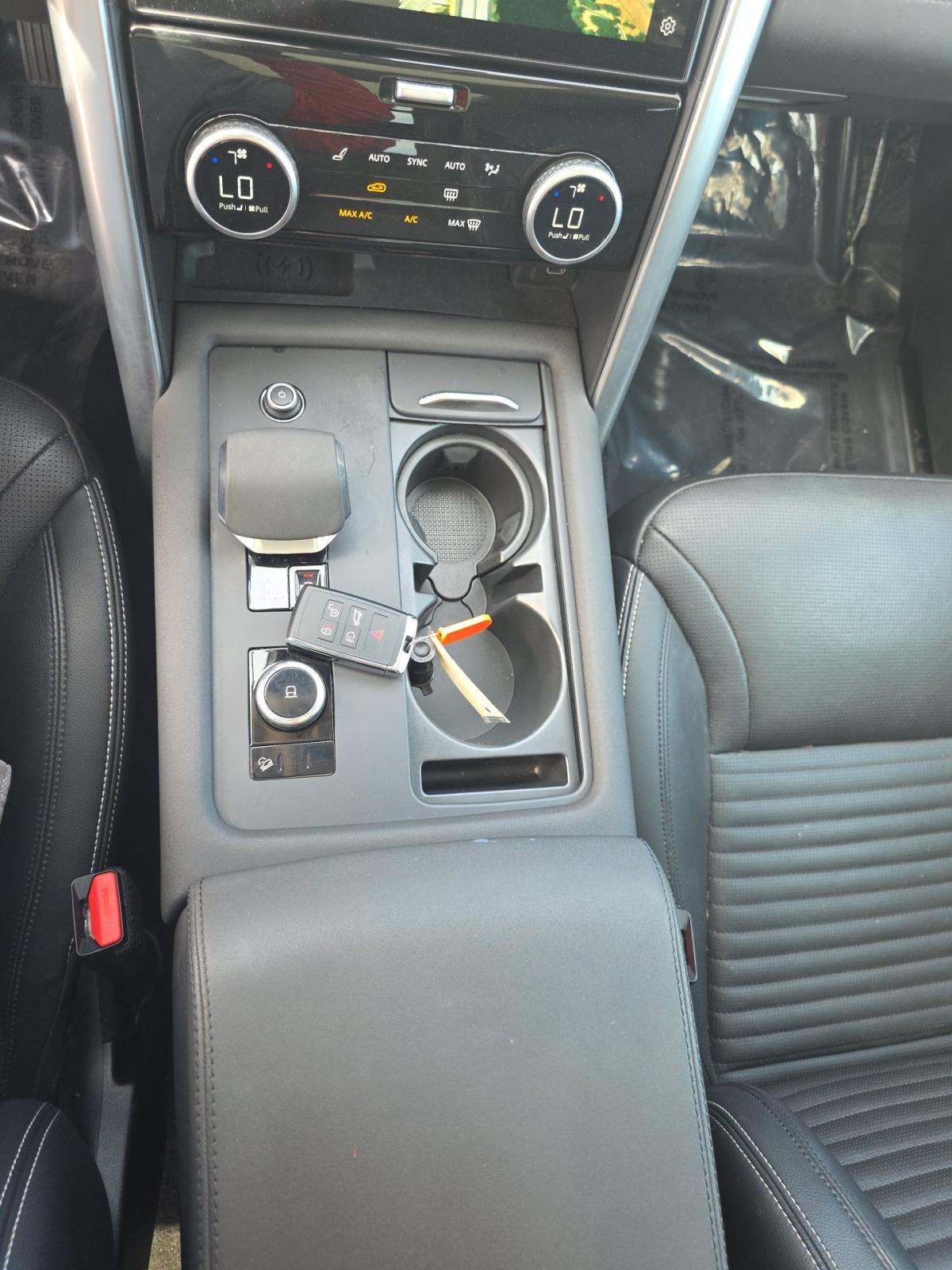 2024 Land Rover Discovery S AWD