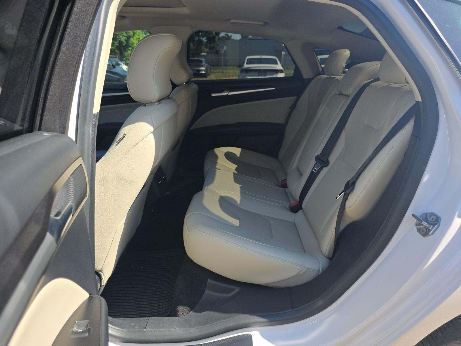 FORD FUSION - 9