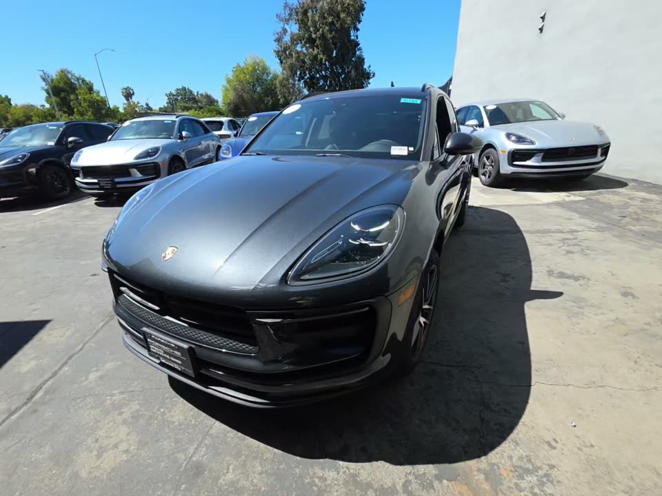 2026 Porsche Macan Base AWD