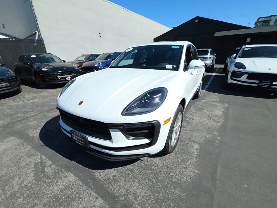 2026 Porsche Macan Base AWD
