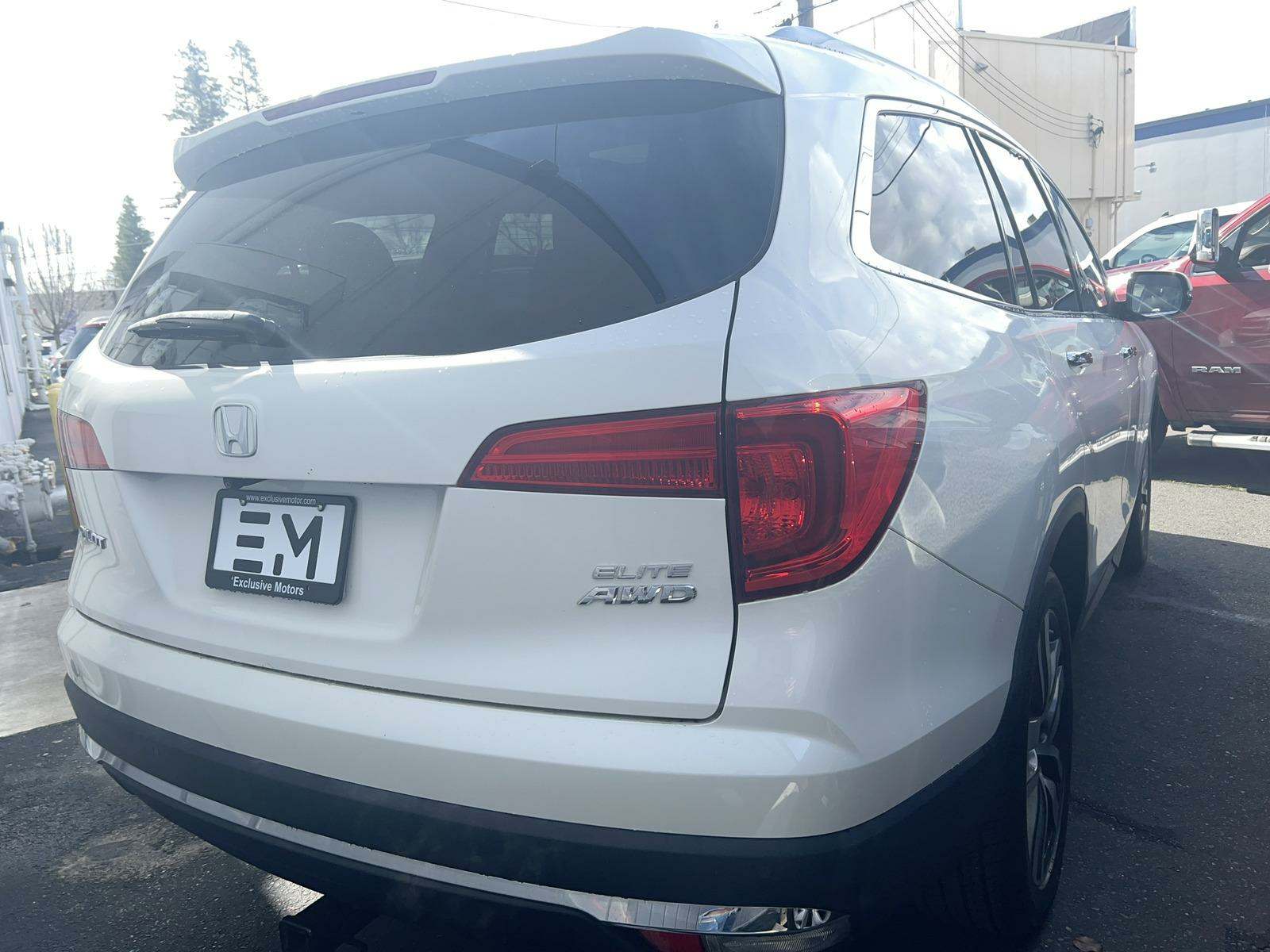 2017 Honda Pilot Elite AWD