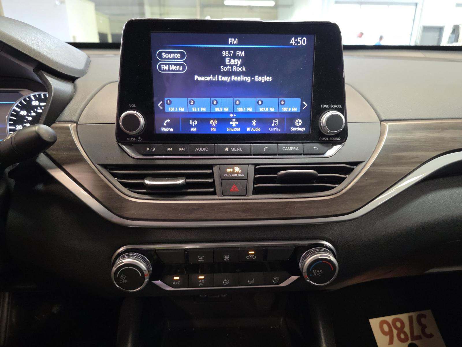 NISSAN ALTIMA - 10