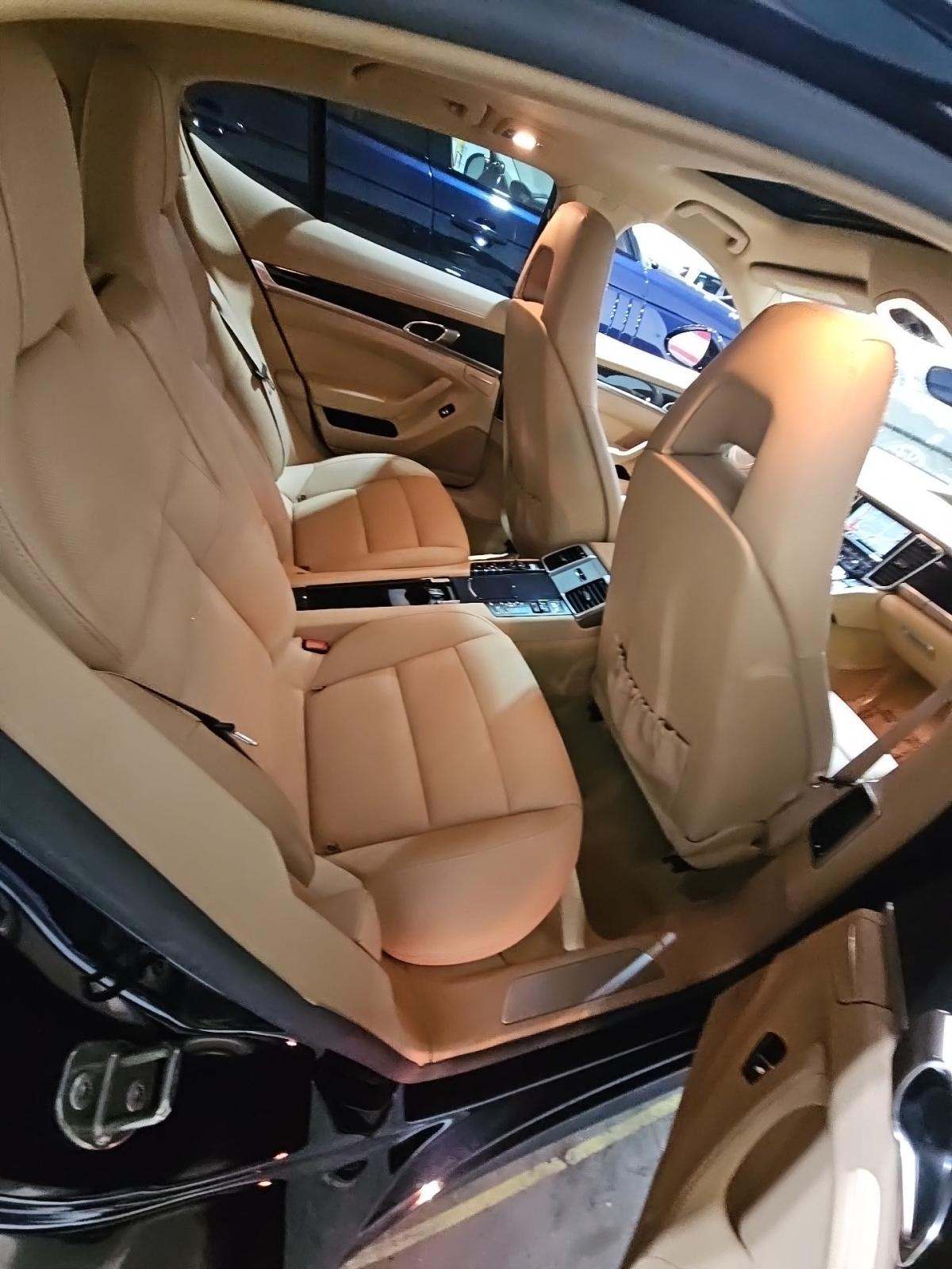 2016 Porsche Panamera Edition RWD