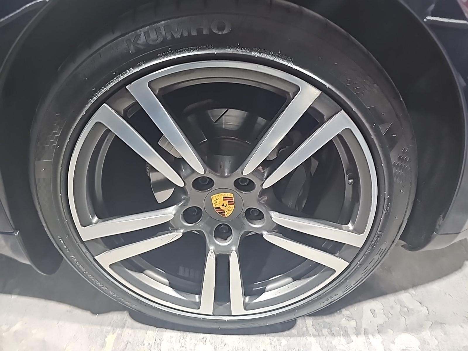 2016 Porsche Panamera Edition RWD