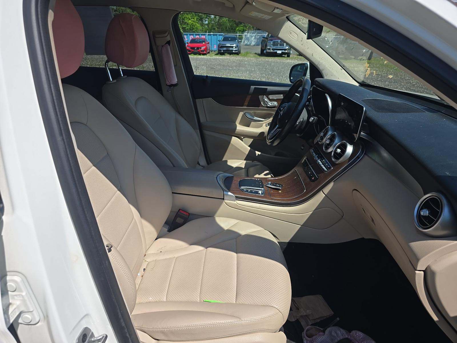 2022 Mercedes-Benz GLC GLC 300 AWD