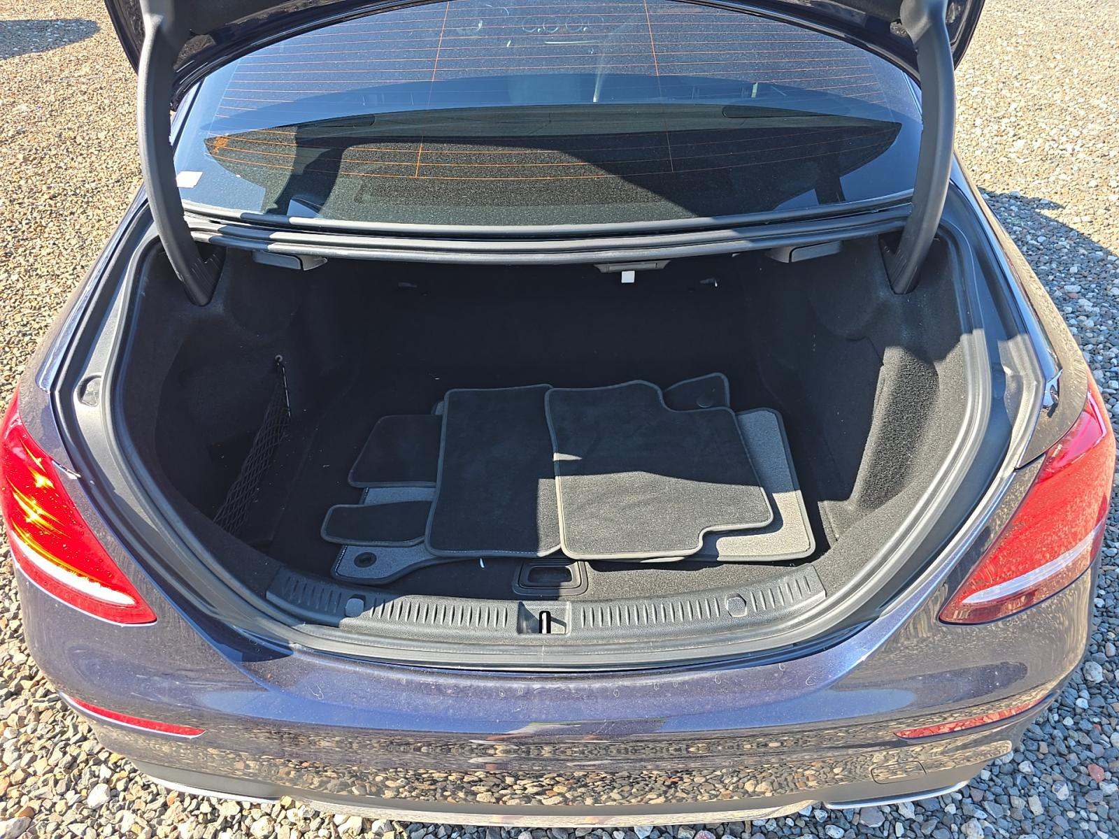 MERCEDES-BENZ E-CLASS - 10