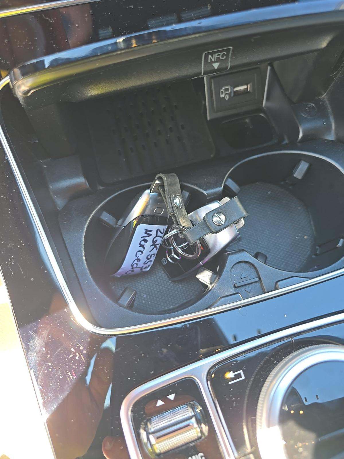 MERCEDES-BENZ E-CLASS - 4