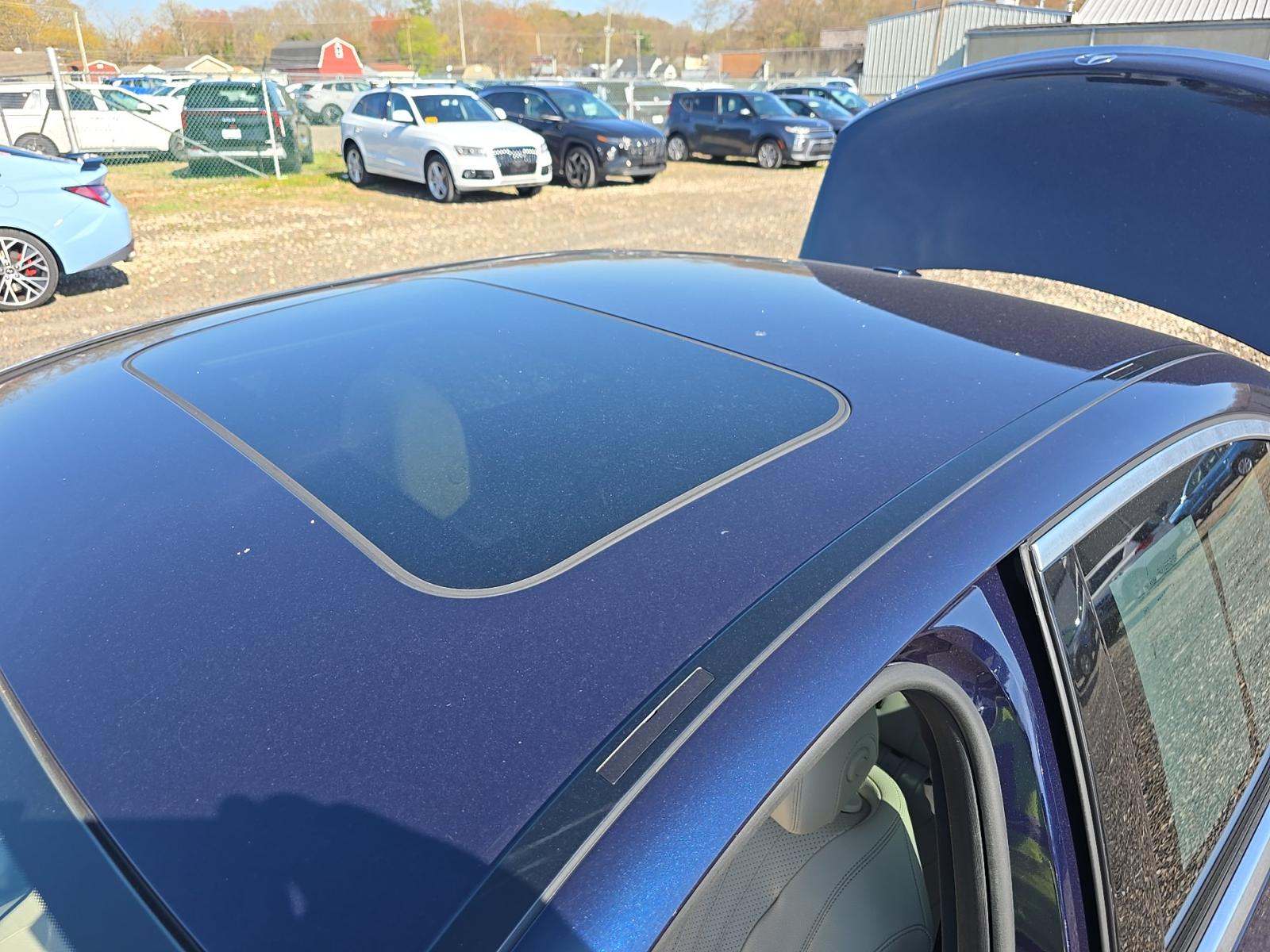 MERCEDES-BENZ E-CLASS - 8