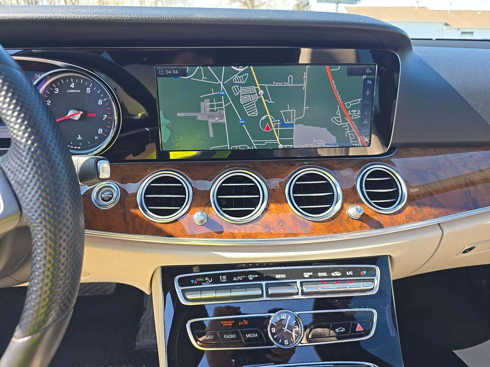 MERCEDES-BENZ E-CLASS - 6