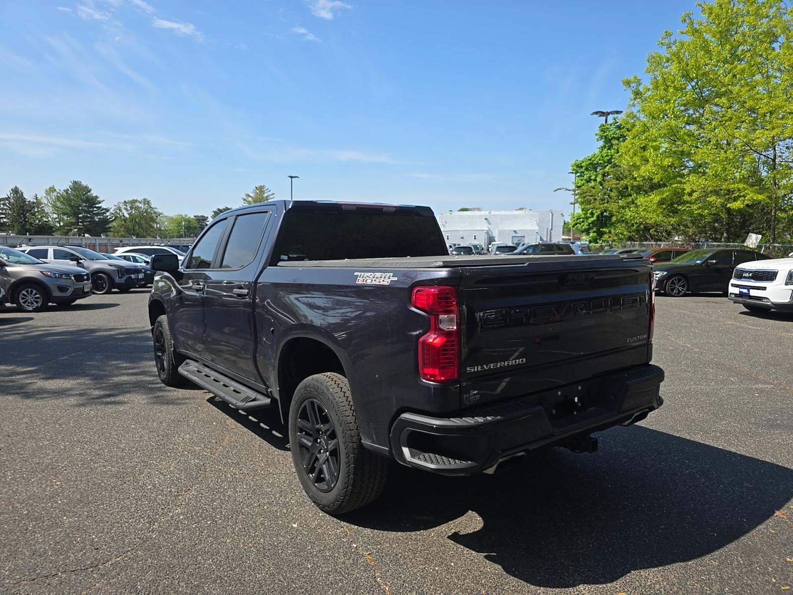 CHEVROLET SILVERADO - 2