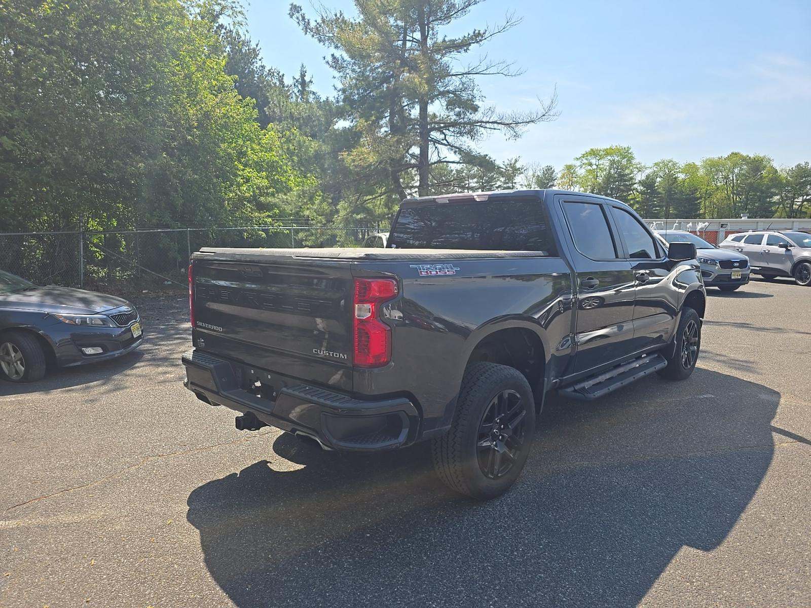 CHEVROLET SILVERADO - 3