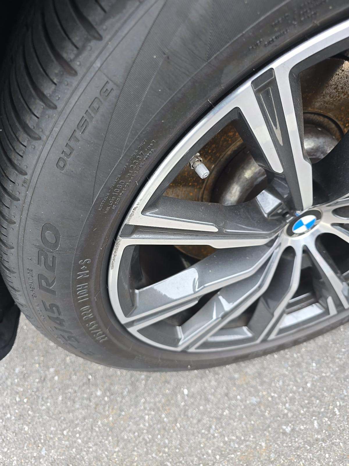 2023 BMW X6 M50i AWD