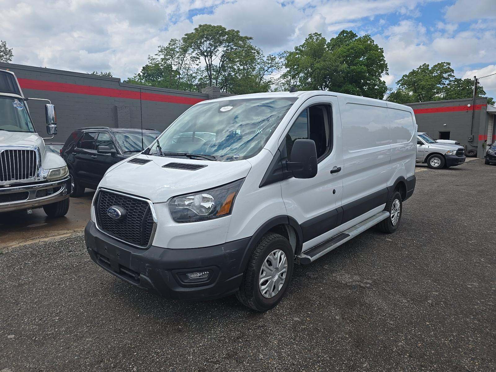 FORD TRANSIT 250 - 1