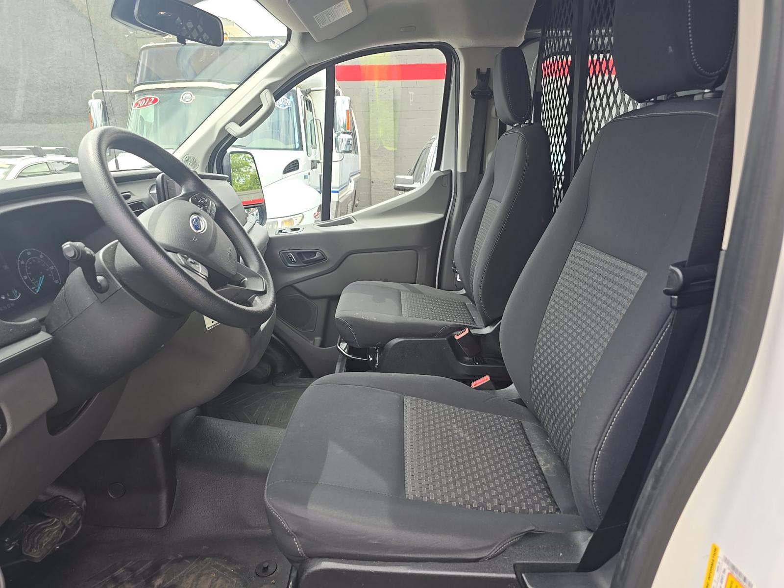 FORD TRANSIT 250 - 6