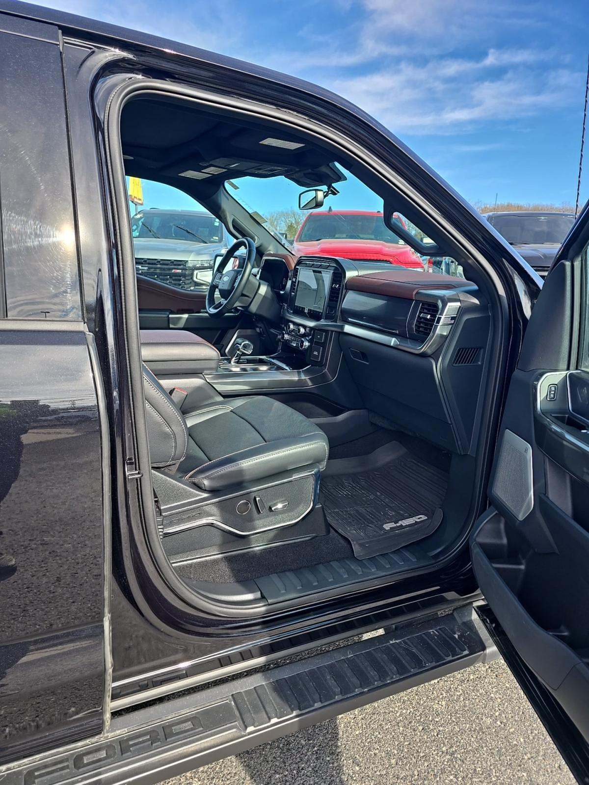 2023 Ford F-150 Lariat AWD