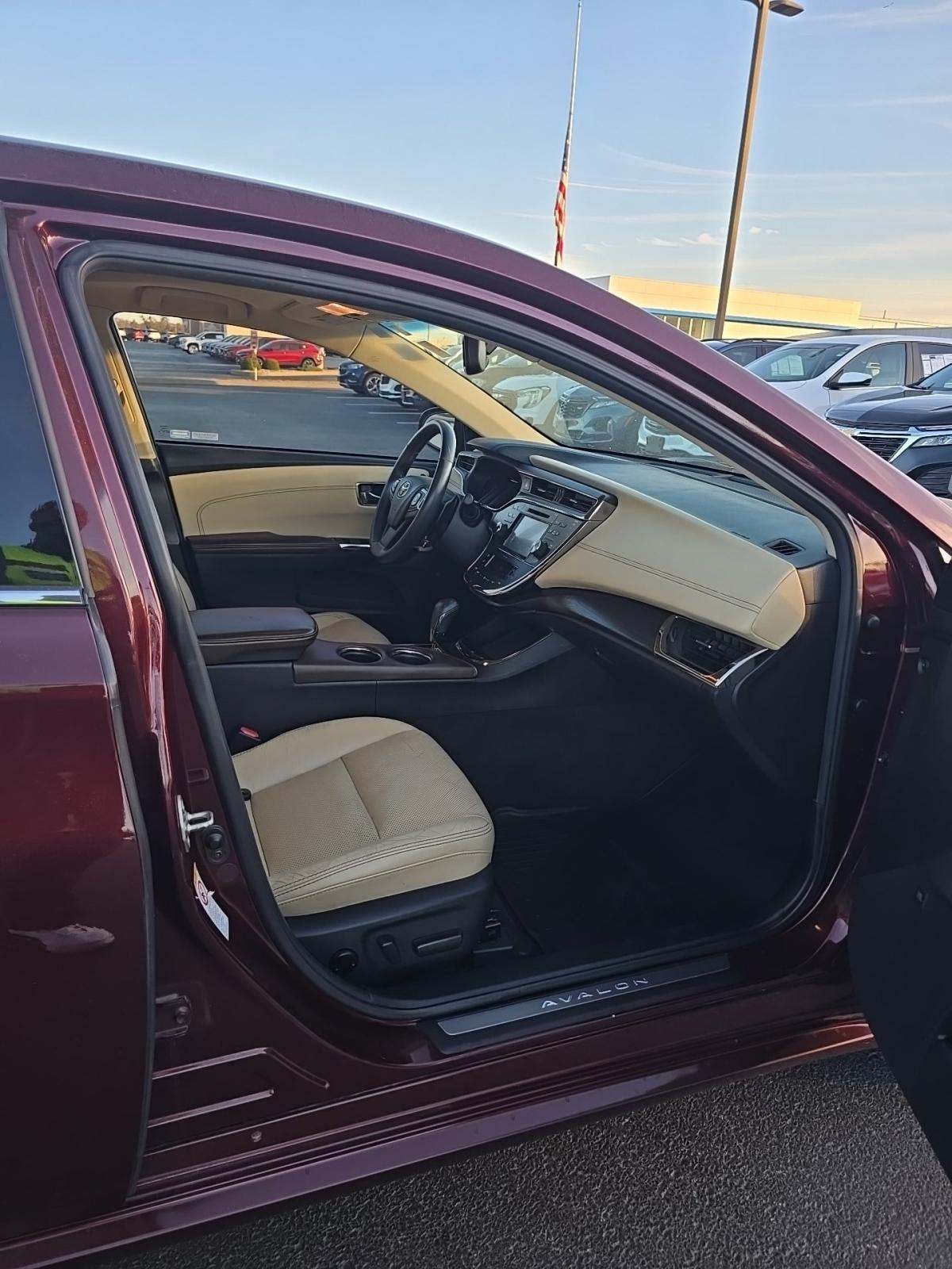 2016 Toyota Avalon Limited FWD