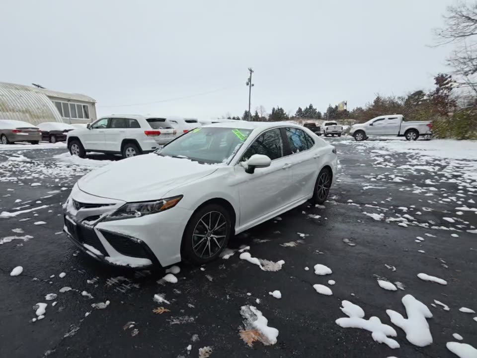 2024 Toyota Camry SE FWD