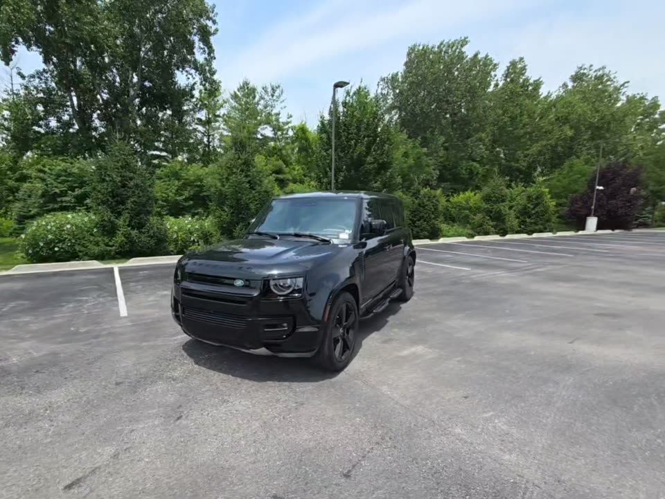 2025 Land Rover Defender 110 V8 AWD
