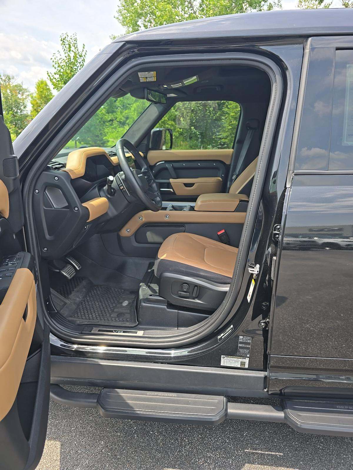 2025 Land Rover Defender 110 V8 AWD