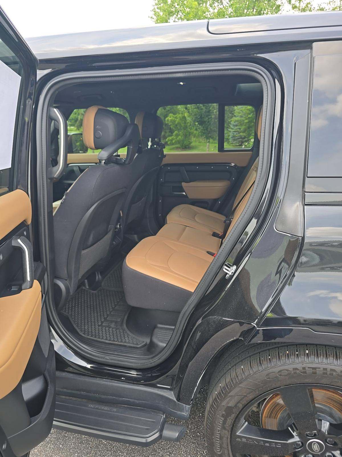 2025 Land Rover Defender 110 V8 AWD