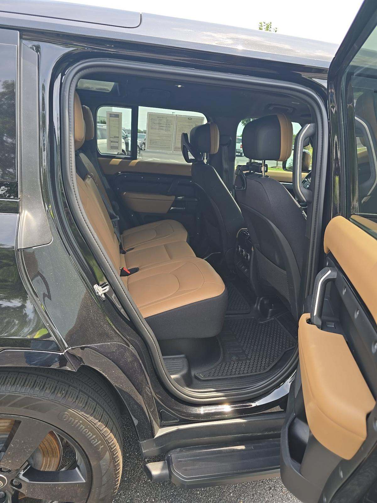 2025 Land Rover Defender 110 V8 AWD